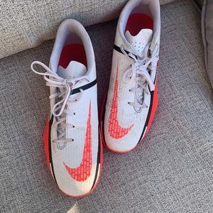 Nike phantom cleats size 6